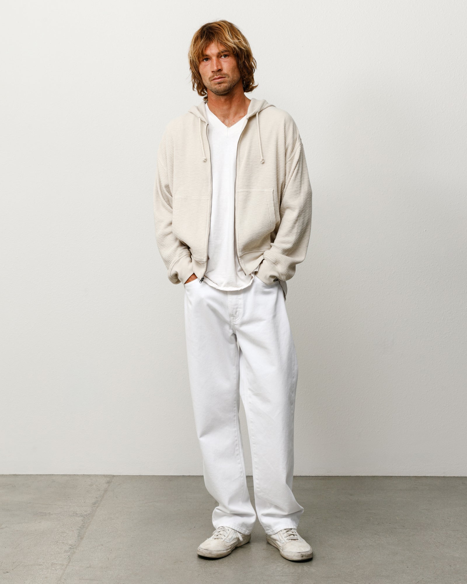 LIGHTWEIGHT THERMAL HOODIE - Image 3
